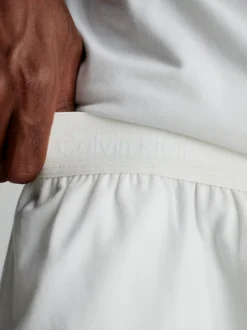 Calvin Klein Pyjama Shorts - Cotton Stretch 11 Calvin Klein Pyjama Shorts - Cotton Stretch -Everywear Shop 000NM2425E DE0 alternate3