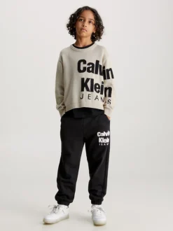 Calvin Klein Relaxed Fleece Logo Joggers 10 Calvin Klein Relaxed Fleece Logo Joggers -Everywear Shop IB0IB01816 BEH alternate3