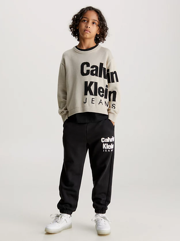 Calvin Klein Relaxed Fleece Logo Joggers 6 Calvin Klein Relaxed Fleece Logo Joggers - Image 4