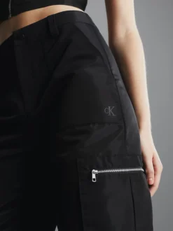 Calvin Klein Straight Cargo Pants 13 Calvin Klein Straight Cargo Pants -Everywear Shop J20J222575 BEH alternate3