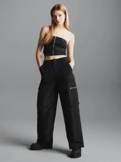 Calvin Klein Straight Cargo Pants 14 Calvin Klein Straight Cargo Pants -Everywear Shop J20J222575 BEH alternate4