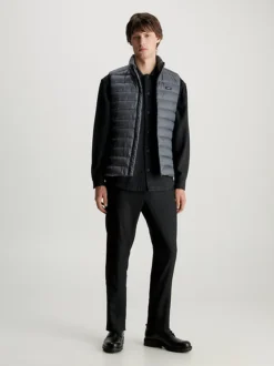Calvin Klein Quilted Logo Puffer Gilet -Everywear Shop K10K108292 PC9 alternate3