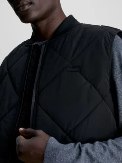 Calvin Klein Quilted Twill Gilet -Everywear Shop K10K111878 BEH alternate2