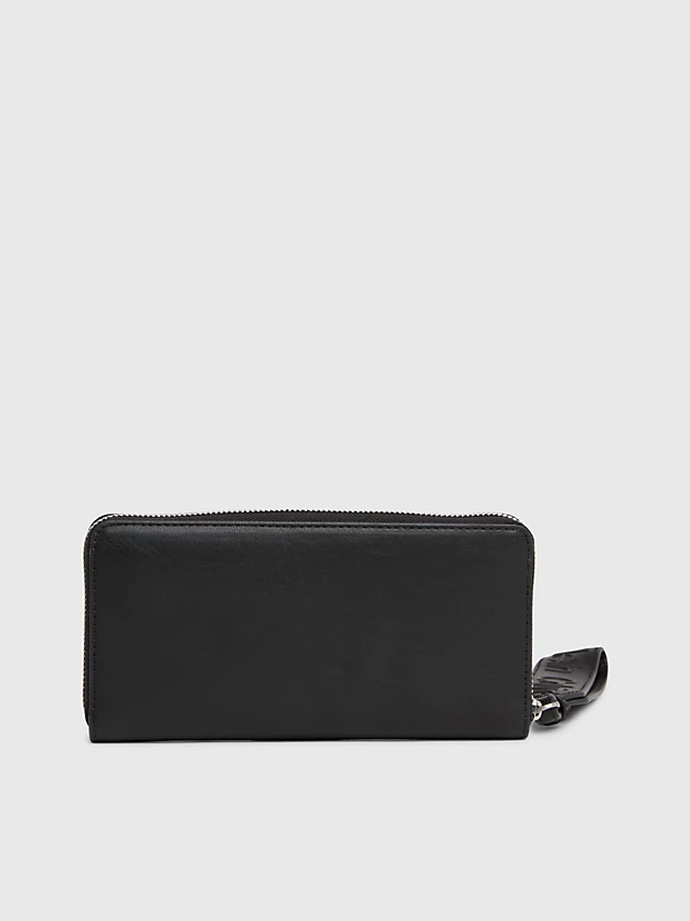 Calvin Klein RFID Wristlet Zip Around Wallet 5 Calvin Klein RFID Wristlet Zip Around Wallet - Image 3